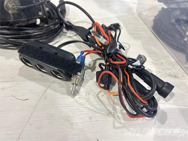  Cab Cam Vs1c110 7 in LCD Color Monitor & Remote Vi Outros componentes