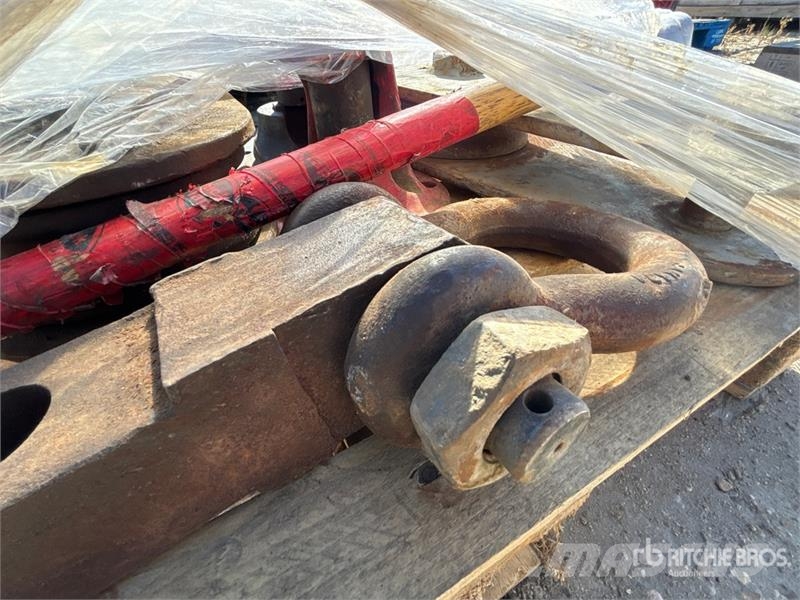 Cable Cutters, Snatch Block and Sledgehammer Kiti naudoti statybos komponentai