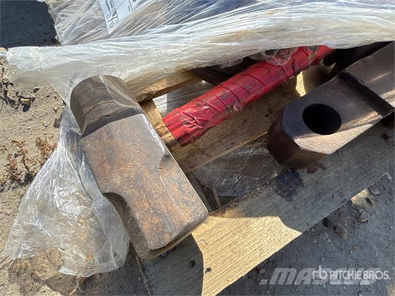 Cable Cutters, Snatch Block and Sledgehammer Kiti naudoti statybos komponentai