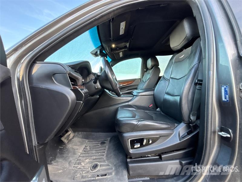 Cadillac Escalade 4WD SUV Voiture