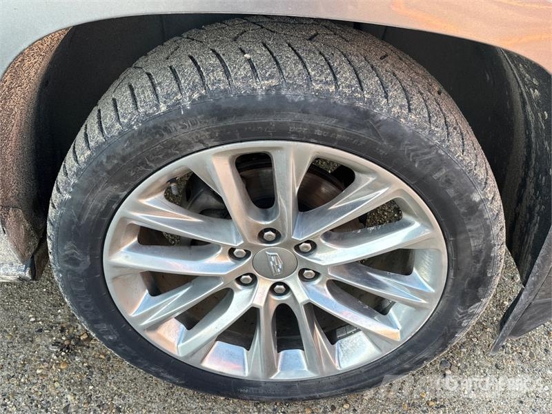 Cadillac Escalade 4WD SUV Voiture