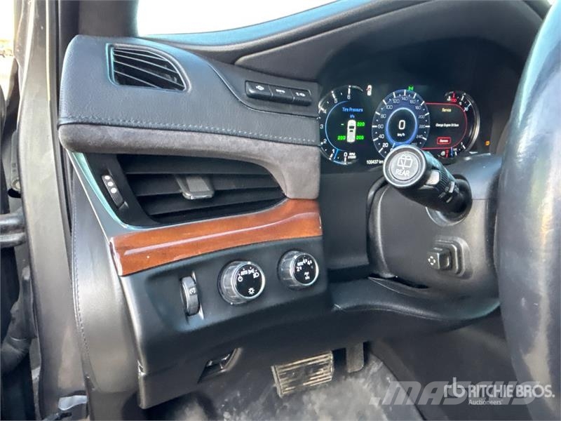 Cadillac Escalade 4WD SUV Voiture