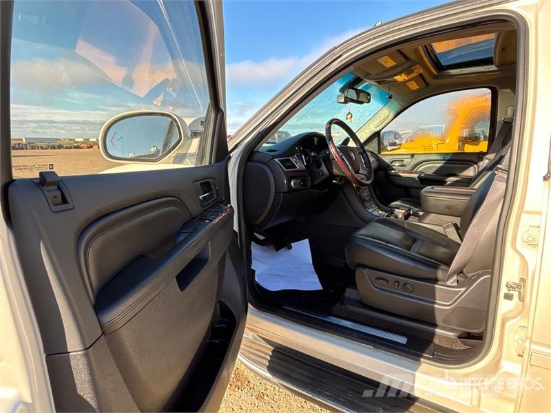 Cadillac Escalade 4WD SUV Sõiduautod