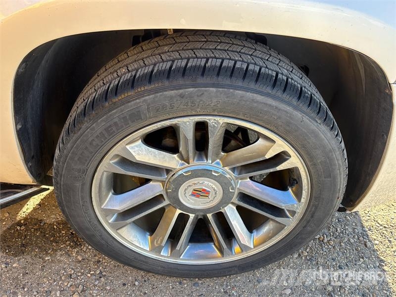 Cadillac Escalade 4WD SUV Sõiduautod