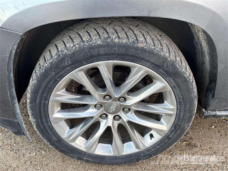 Cadillac Escalade 4WD SUV Voiture