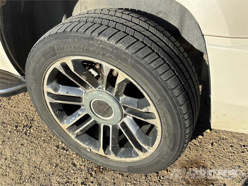 Cadillac Escalade 4WD SUV Sõiduautod