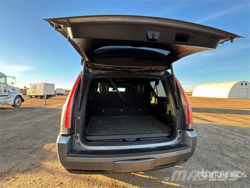 Cadillac Escalade 4WD SUV Voiture