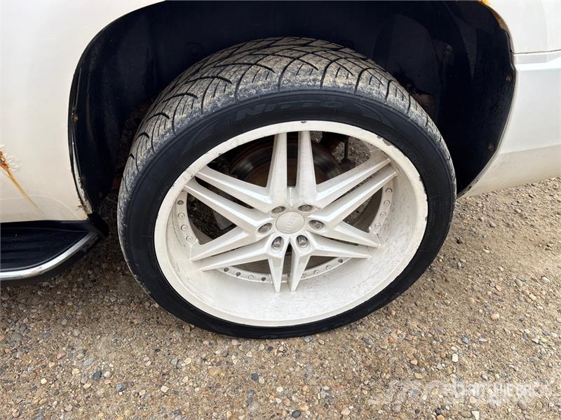 Cadillac Escalade AWD SUV سيارات