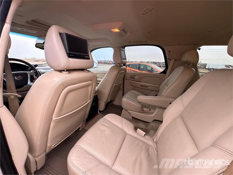 Cadillac Escalade AWD SUV سيارات