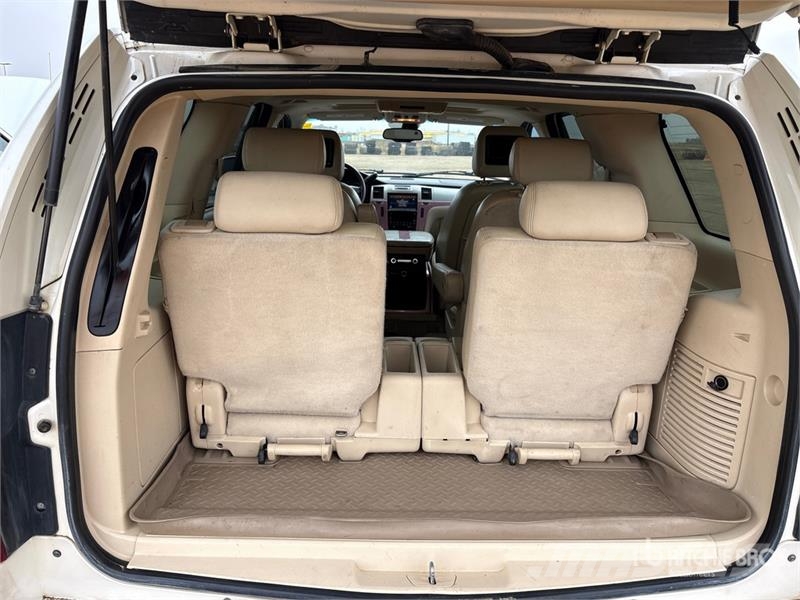 Cadillac Escalade AWD SUV سيارات