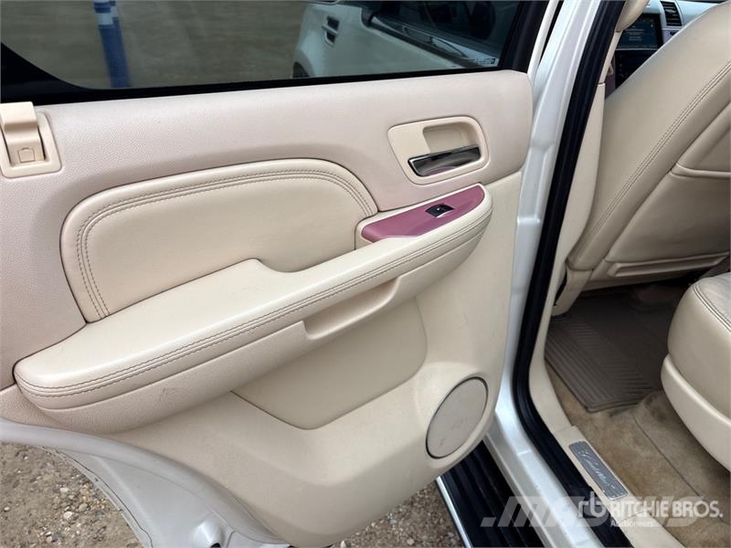 Cadillac Escalade AWD SUV سيارات