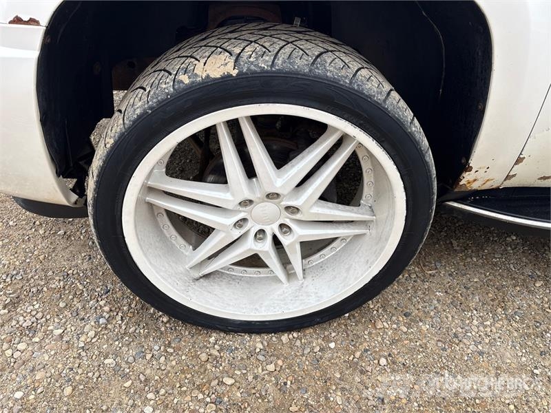 Cadillac Escalade AWD SUV سيارات