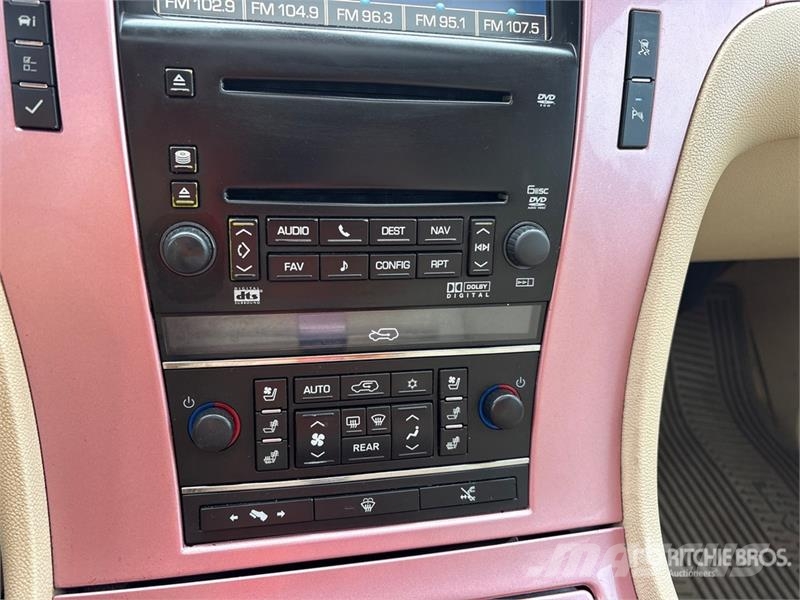 Cadillac Escalade AWD SUV سيارات