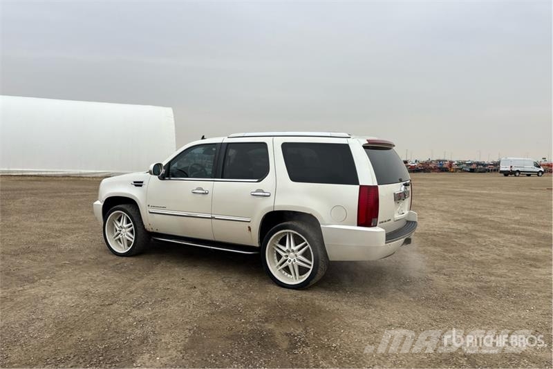 Cadillac Escalade AWD SUV سيارات