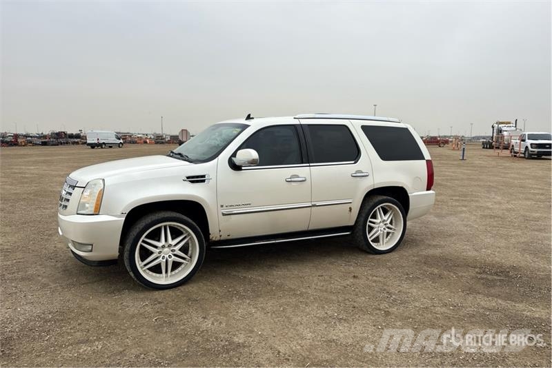 Cadillac Escalade AWD SUV سيارات