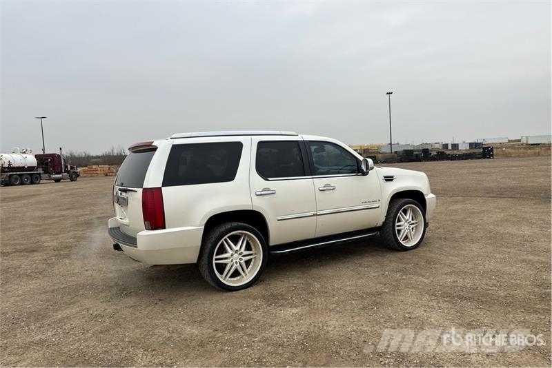 Cadillac Escalade AWD SUV سيارات