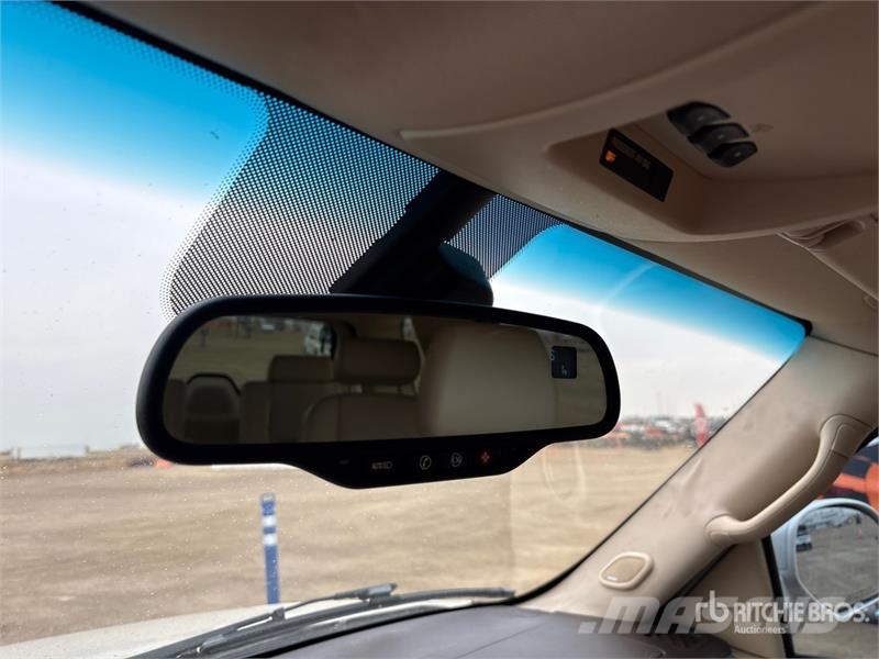 Cadillac Escalade AWD SUV سيارات