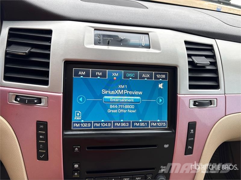 Cadillac Escalade AWD SUV سيارات