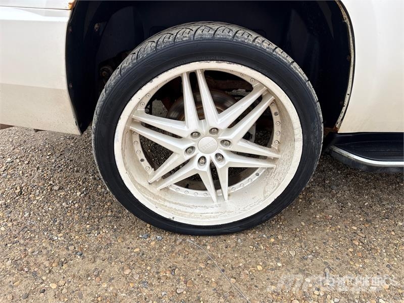 Cadillac Escalade AWD SUV سيارات
