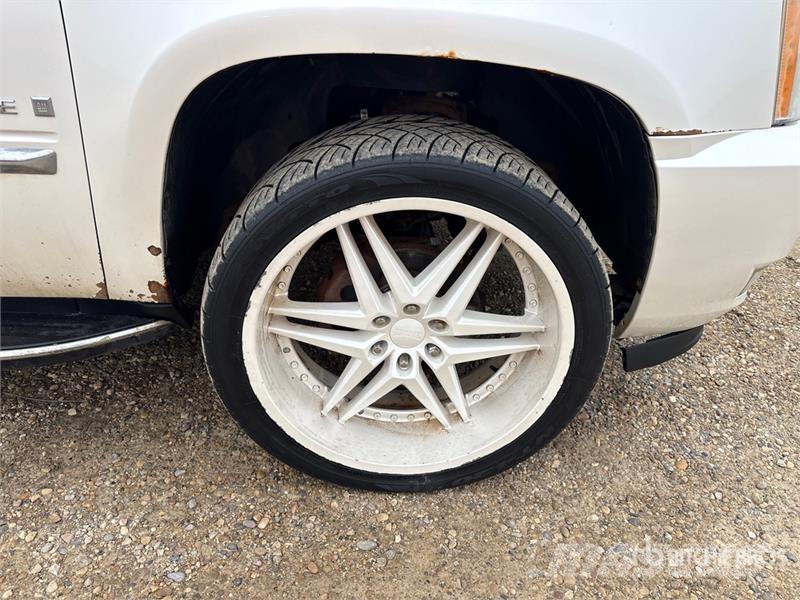 Cadillac Escalade AWD SUV سيارات