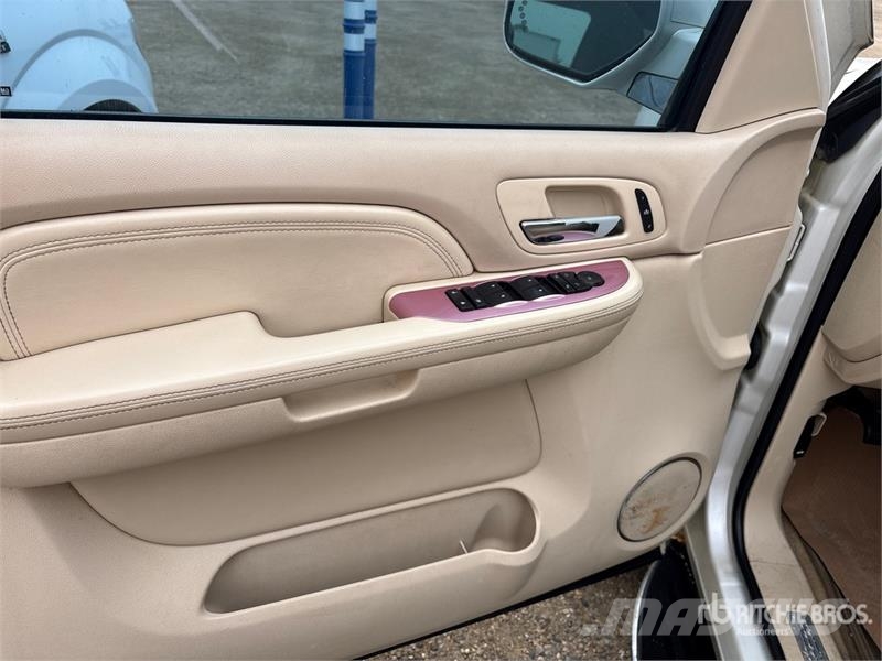 Cadillac Escalade AWD SUV سيارات