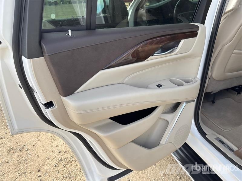 Cadillac Escalade Luxury 4WD SUV Voiture