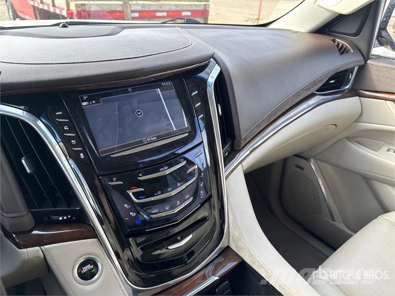 Cadillac Escalade Luxury 4WD SUV Voiture