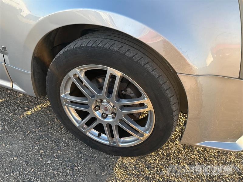 Cadillac SRX سيارات