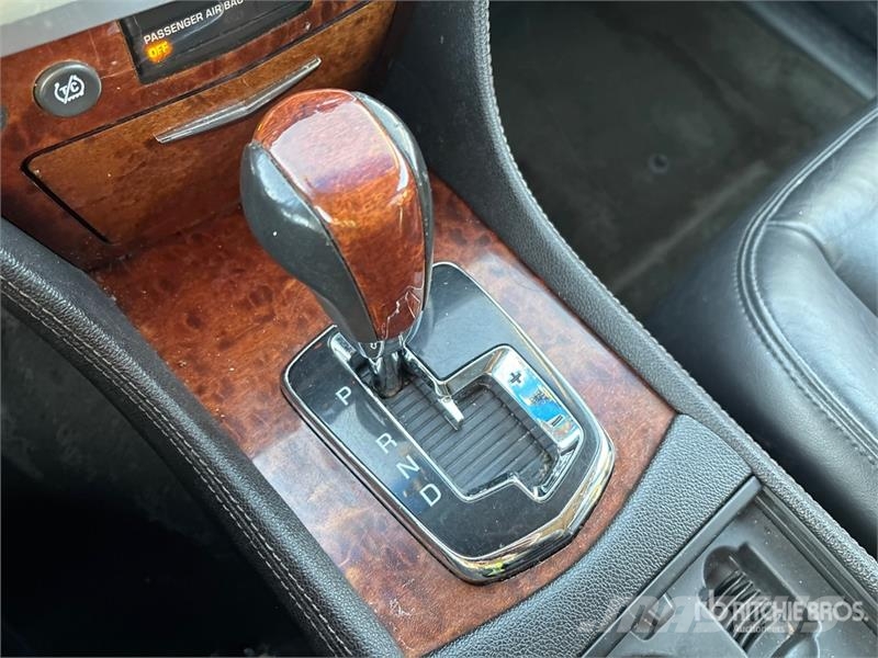 Cadillac SRX سيارات