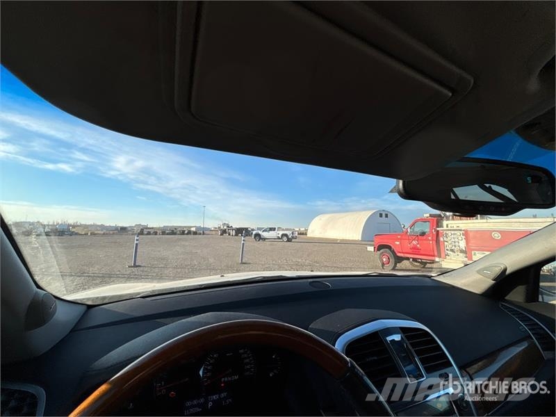 Cadillac SRX سيارات