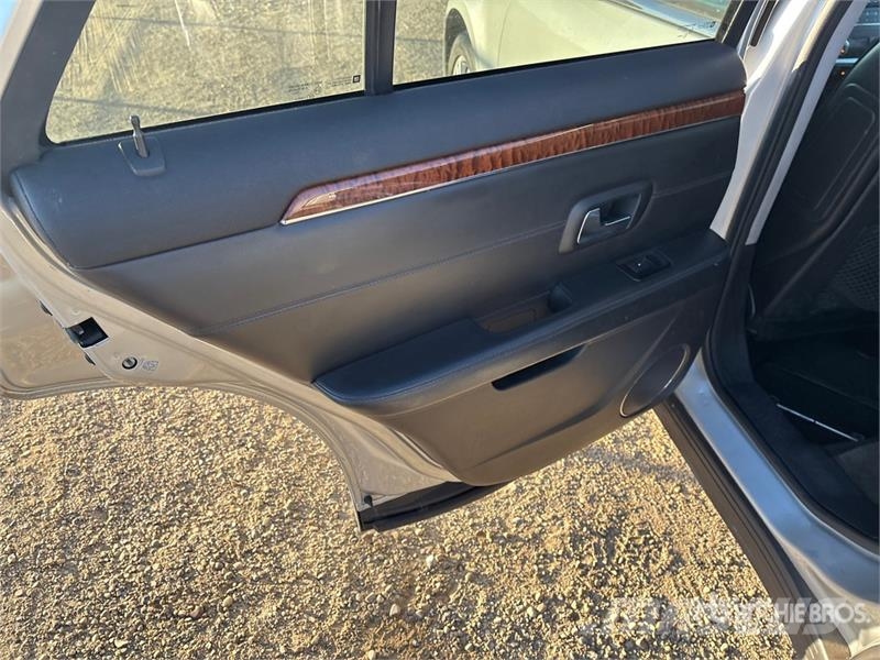 Cadillac SRX سيارات