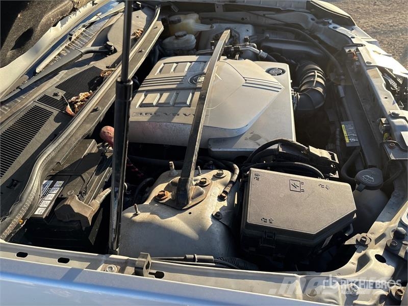 Cadillac SRX سيارات