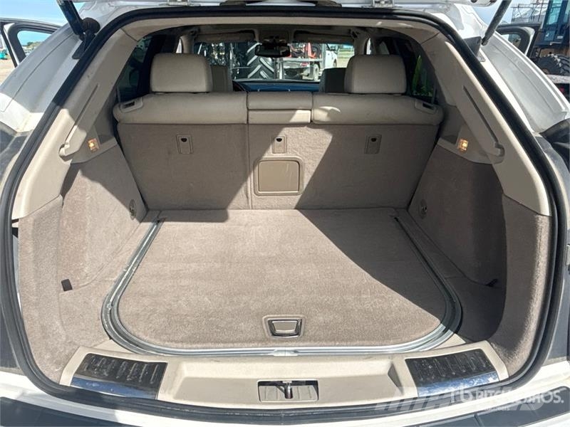 Cadillac SRX4 AWD SUV سيارات