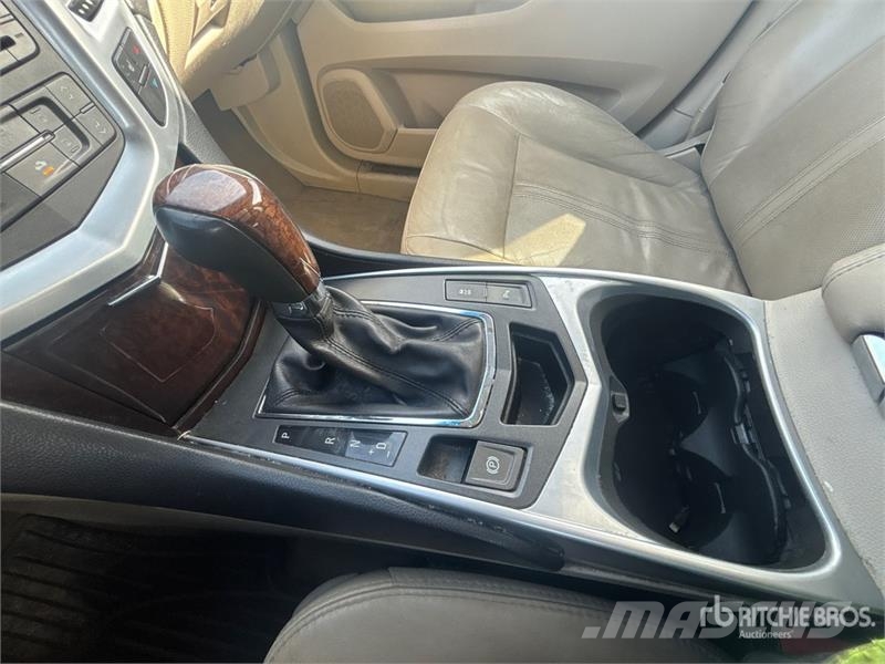 Cadillac SRX4 AWD SUV سيارات