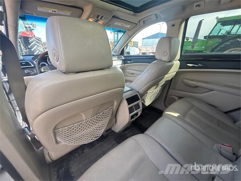 Cadillac SRX4 AWD SUV سيارات