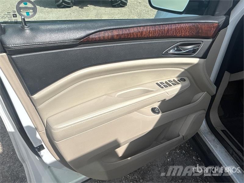 Cadillac SRX4 AWD SUV سيارات