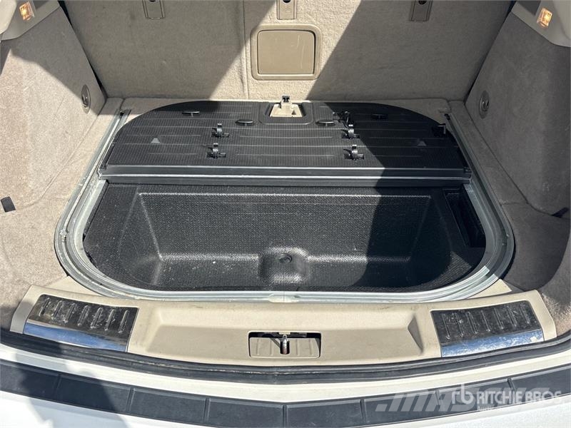 Cadillac SRX4 AWD SUV سيارات