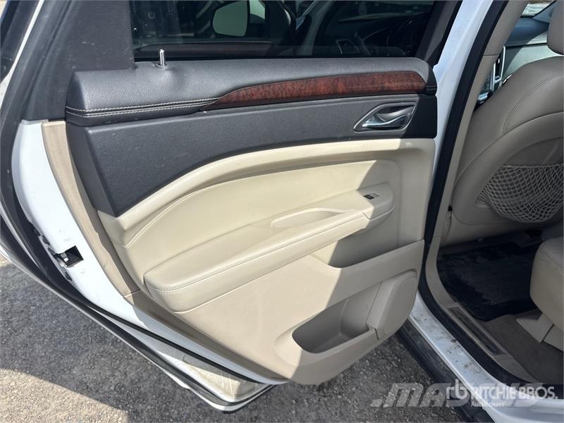 Cadillac SRX4 AWD SUV سيارات
