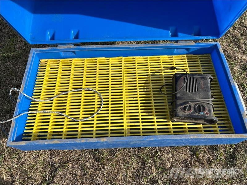  Calf Warmer ماكينات وملحقات مواش أخرى