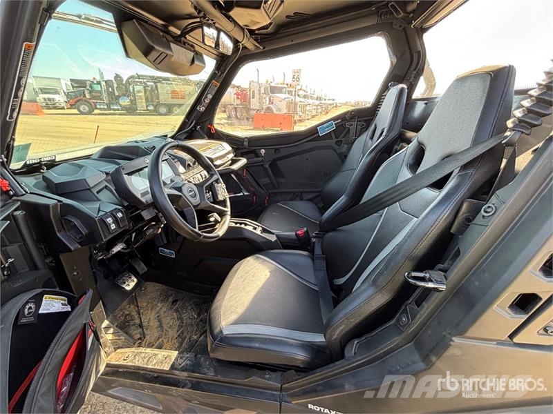 Can-am CMDR XT 4x4 Side By Side Automobily