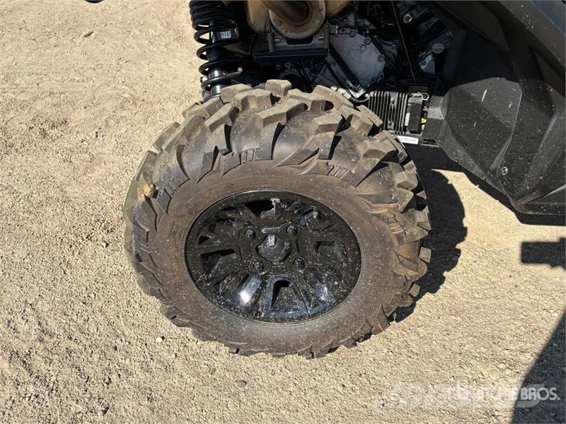 Can-am CMDR XT 4x4 Side By Side Automobily