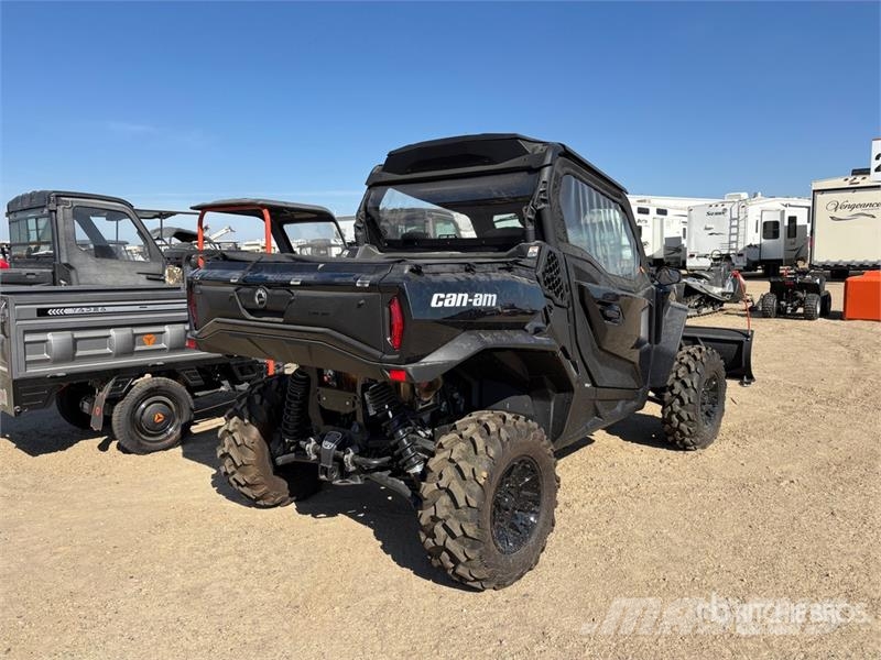 Can-am CMDR XT 4x4 Side By Side Automobily