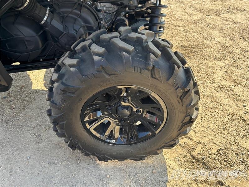 Can-am CMDR XT 4x4 Side By Side Automobily