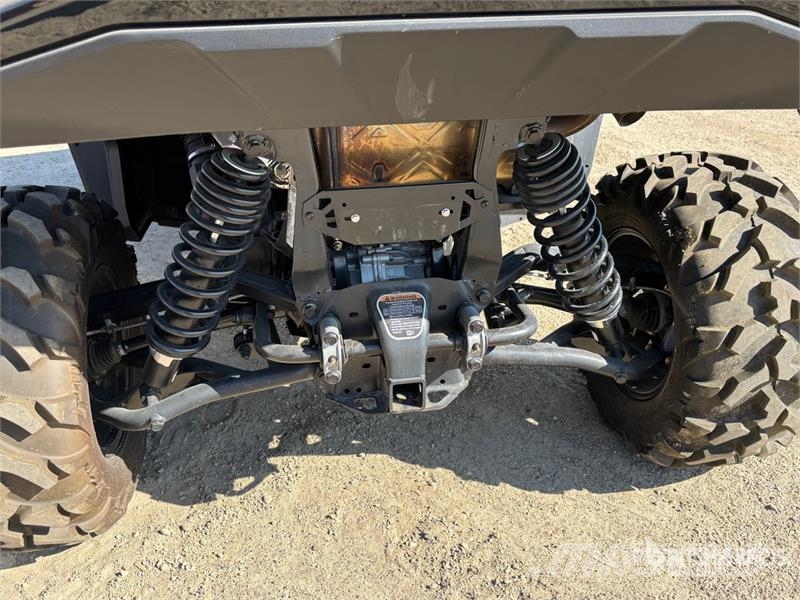 Can-am CMDR XT 4x4 Side By Side Automobily