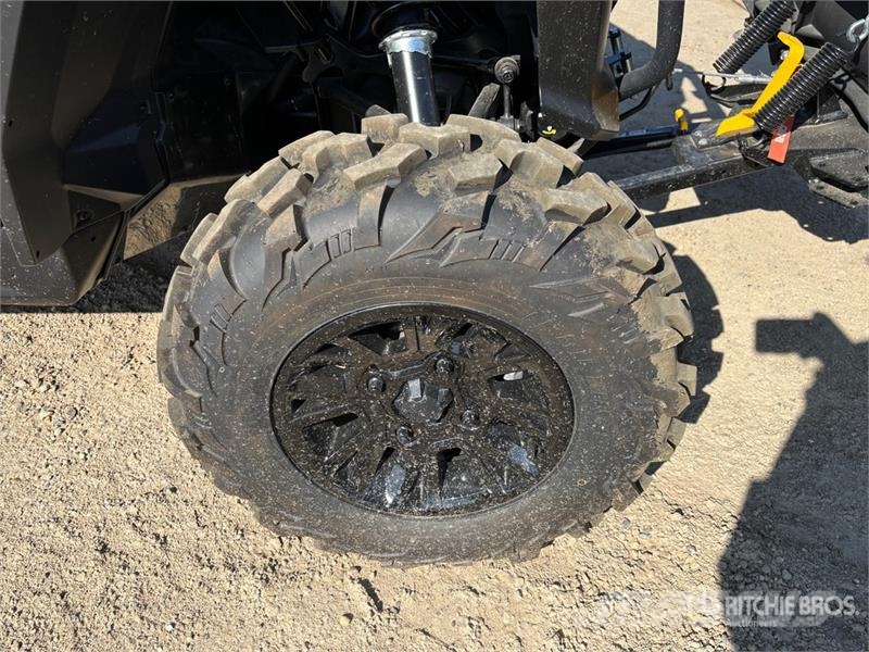 Can-am CMDR XT 4x4 Side By Side Automobily