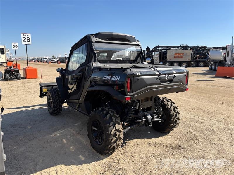 Can-am CMDR XT 4x4 Side By Side Automobily