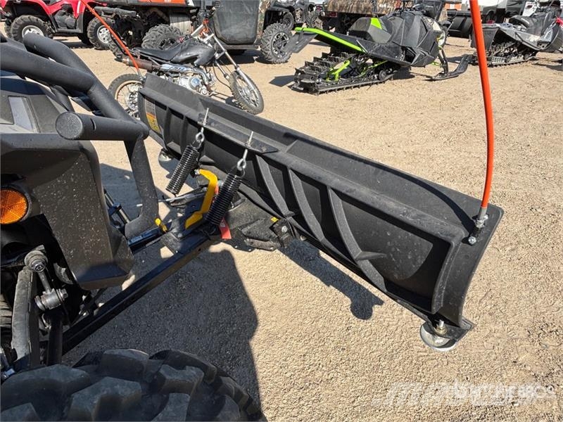 Can-am CMDR XT 4x4 Side By Side Automobily