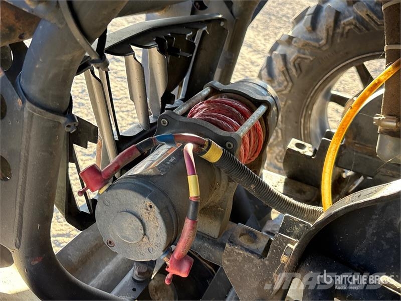 Can-am Commander 1000 4x4 Utility Vehicle Pomoćne mašine