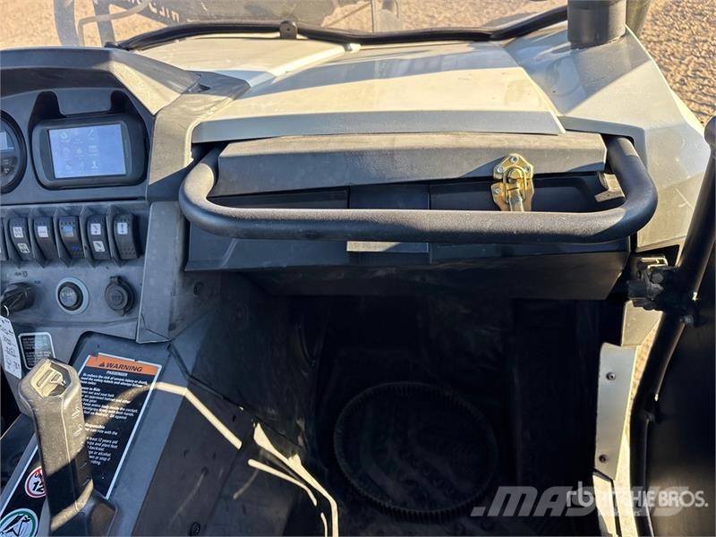Can-am Commander 1000 4x4 Utility Vehicle Pomoćne mašine