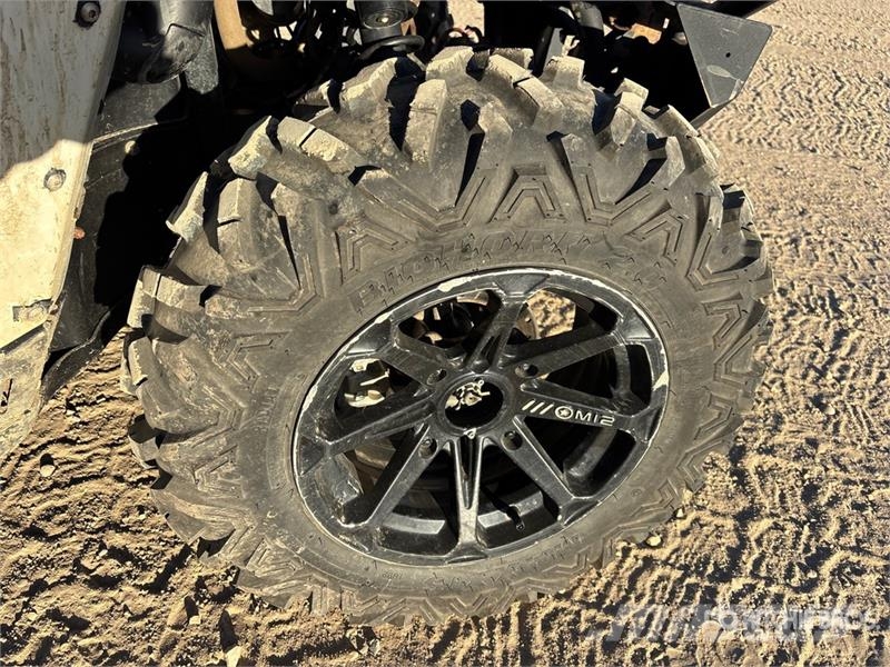 Can-am Commander 1000 4x4 Utility Vehicle Pomoćne mašine